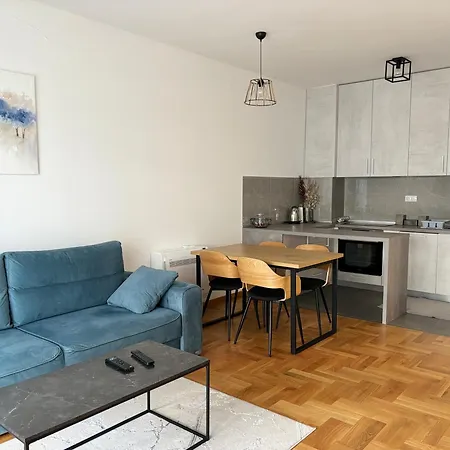 Suncana Strana Apartment