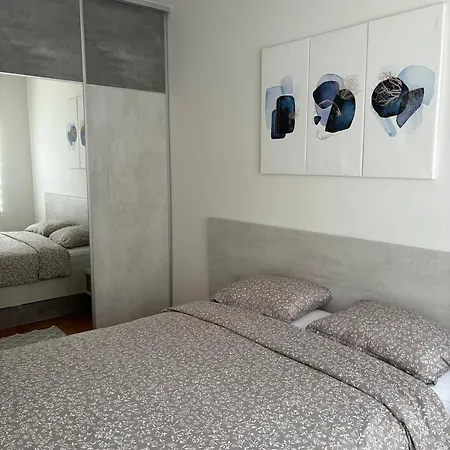 Suncana Strana Apartment *